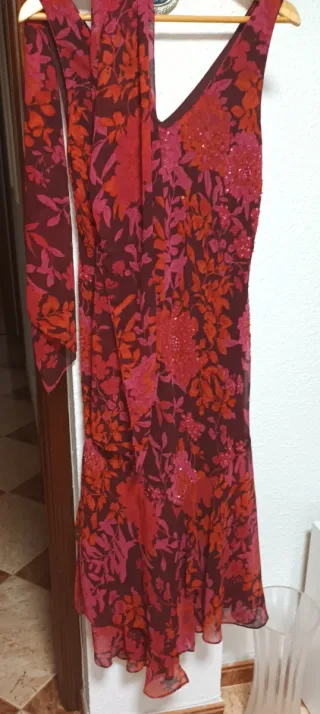 Top negro con encaje y detalle brillante