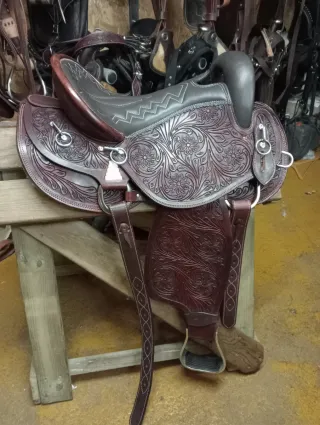 Montura americana para rutas largas