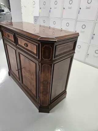 Aparador clásico de madera