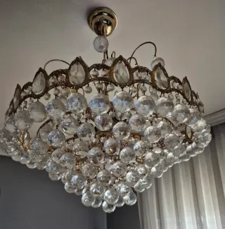 Lámpara de cristal y metal dorada