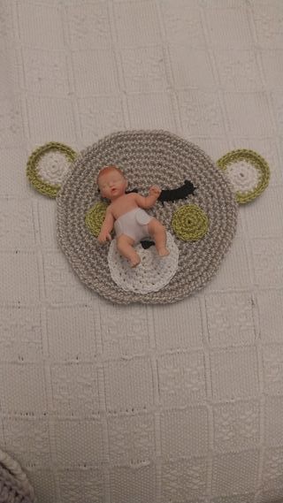 Zuru: Alfombra a crochet para Bebé Zuru.