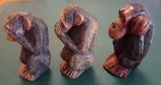 3 scimmiette in legno fatte a mano