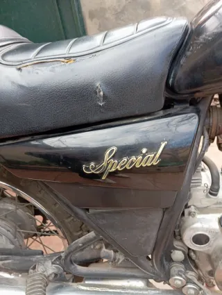 Yamaha Special 250 Negra