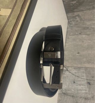 Cinturón de hombre hebilla plateada