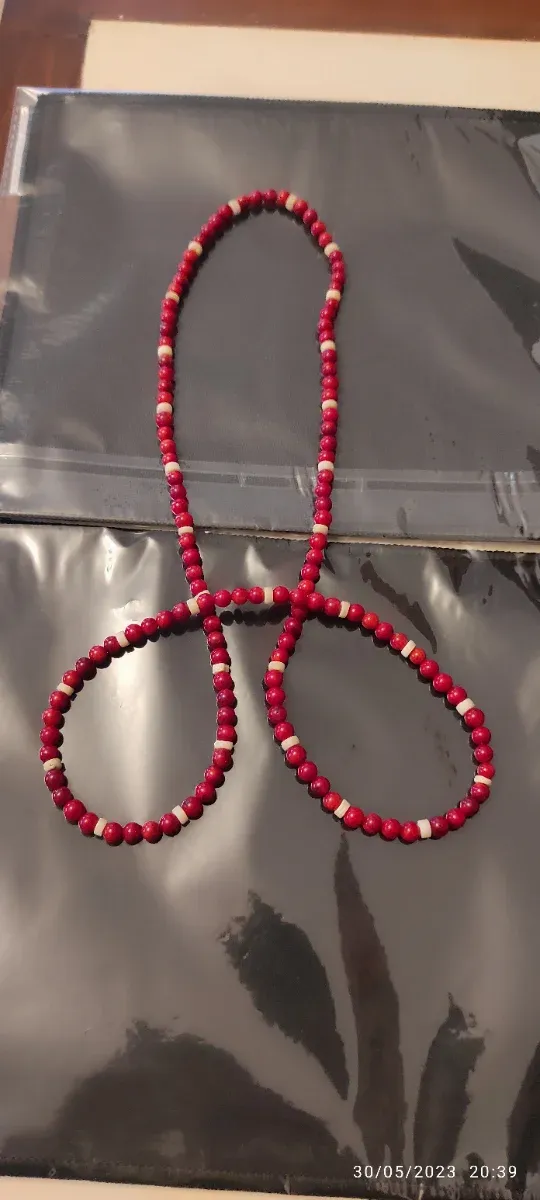 Collar Coral Bambú con adorno de Hueso 80ctms.