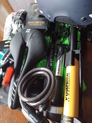 Bicicleta BTWIN Riverside 100 + Accesorios