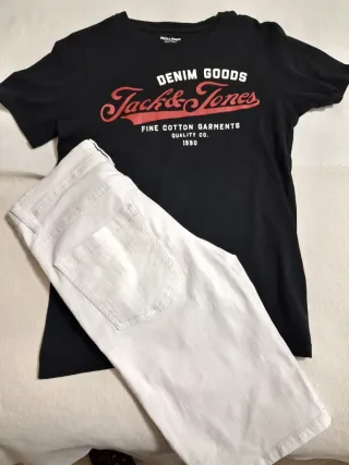 Camiseta Jack & Jones y Pantalón Blanco
