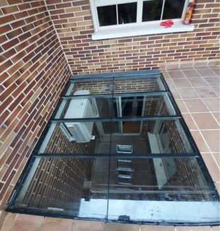 Suelo de cristal transitable