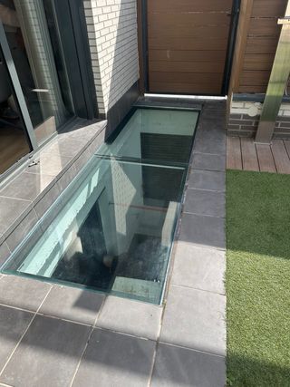 Suelo de cristal transitable