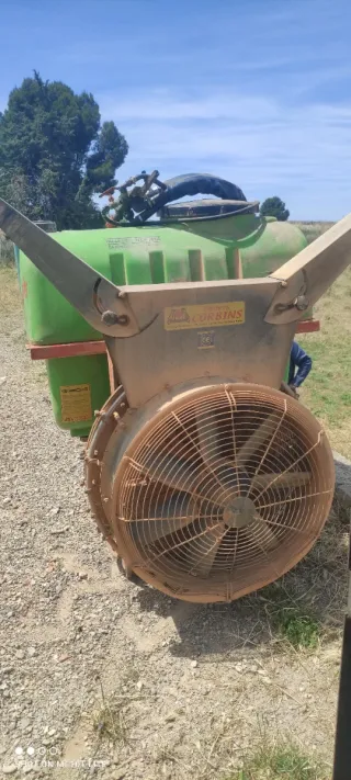 Atomizador agrícola verde