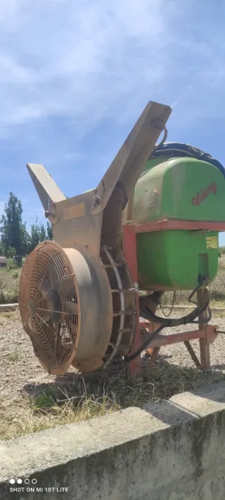 Atomizador agrícola verde