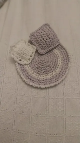 Zuru: Alfombra y cojines a crochet para Bebé Zuru