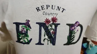 Camiseta  bordada.Marca Repunt Brisa