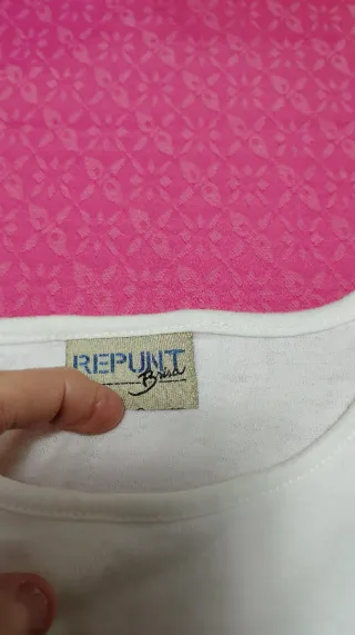 Camiseta  bordada.Marca Repunt Brisa