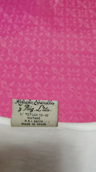 Camiseta  bordada.Marca Repunt Brisa