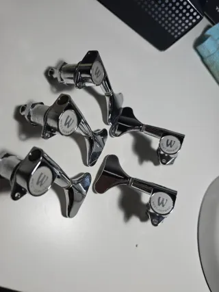 Warwick Clavijeros Bajo 5 cuerdas