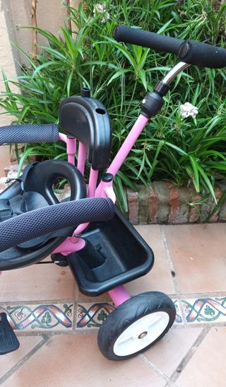 Triciclo rosa evolutivo con asa