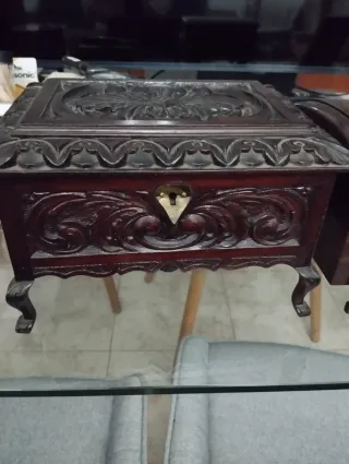 Joyeros antiguos de madera tallada