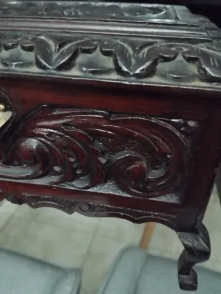 Joyeros antiguos de madera tallada