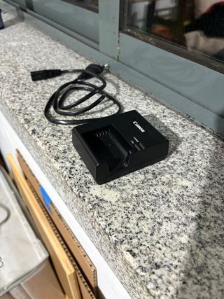 Canon EOS 1300D + Acessórios