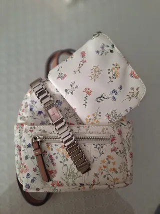 Mochila pequeña con monedero parfois y reloj
