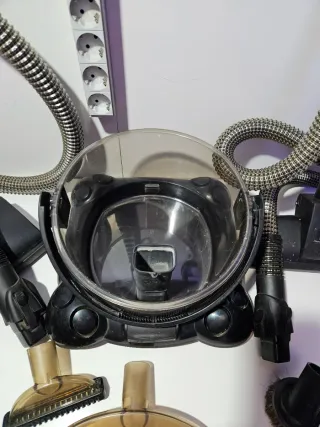 Aspiradora Hyla con accesorios