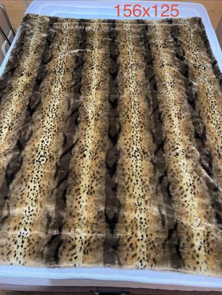 Manta de forro polar con estampado de leopardo