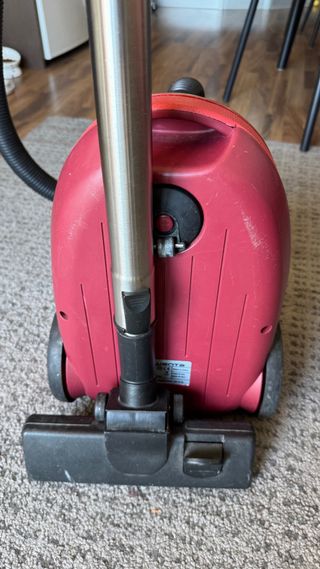 Aspiradora Rowenta Compacta 2000W Roja