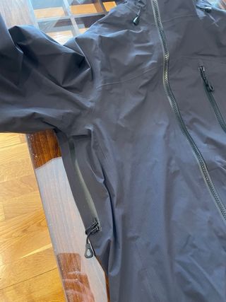 Cortavientos nuevo 600€ Helly Hansen MITAD PRECIO