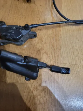 Frenos Shimano XT M8200/M8220 4 Pistones