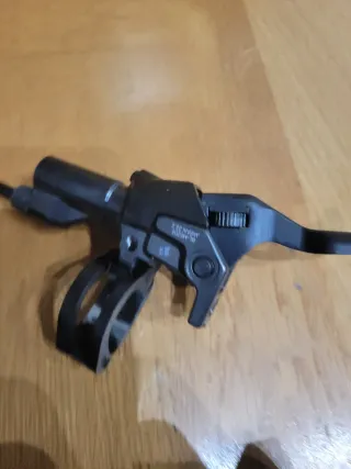 Frenos Shimano XT M8200/M8220 4 Pistones