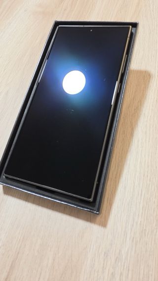 Samsung S24 Ultra 256GB + Cargador y Funda Spigen