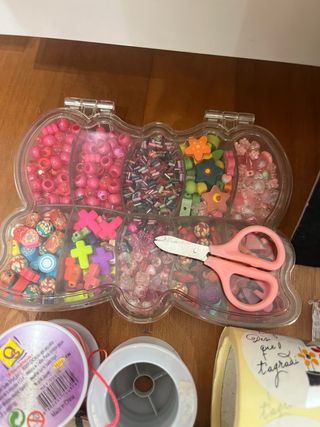 Kit per creare braccialetti e collane