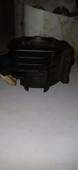 Kit Cilindro y Pistón Top Negro 65cc vertical