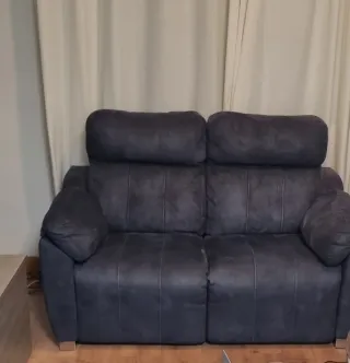 Sofá reclinable 2 plazas azul oscuro.
