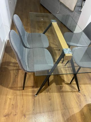 Mesa de comedor cristal y sillas