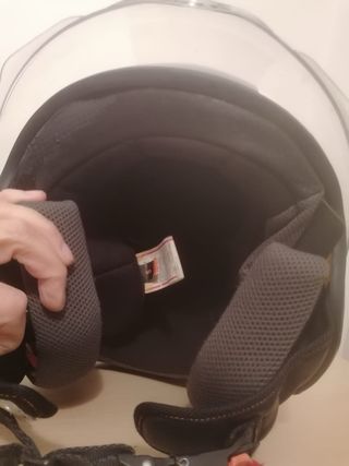 Casco BHR bianco e nero con visiera.