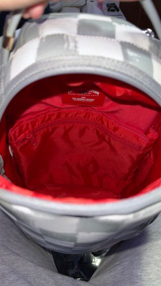 Mochila Sprayground Shark Central Gris/Rosa