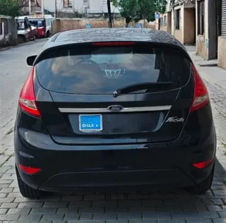 Ford Fiesta Titanium 2008 cambio por moto 3 ruedas