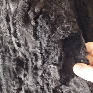 Abrigo piel vintage astracán negro