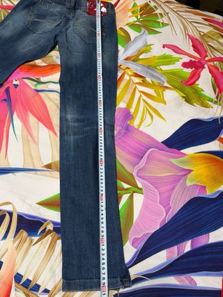 Pantalón vaquero pitillo bajitos