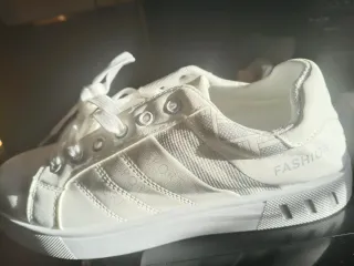 Sneakers bianche sportive