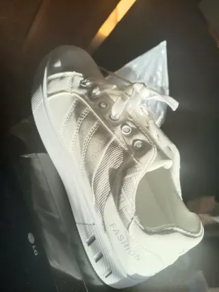 Sneakers bianche sportive