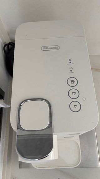 Nueva Cafetera Nespresso Latissima One white