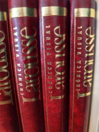 Enciclopedia juvenil Larousse Crónica visual