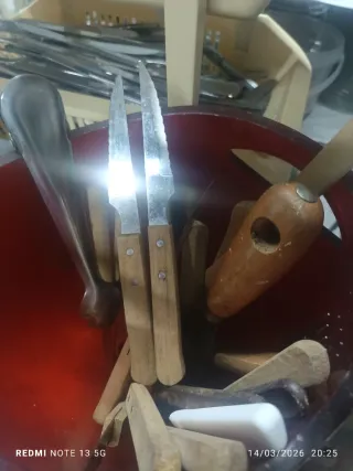 Lote de cubiertos de metal