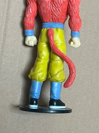 Muñeco Goku Super Saiyan 4