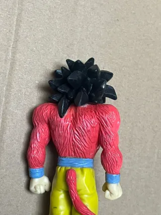 Muñeco Goku Super Saiyan 4