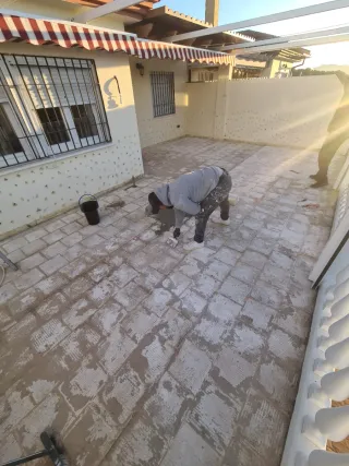 demolición y albañilería