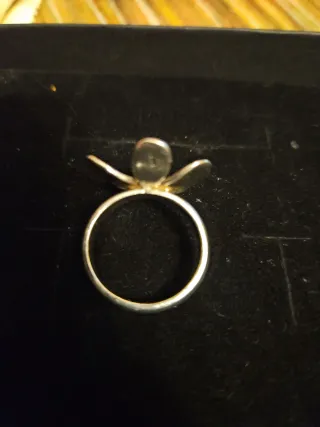 Sortija flor plata con granate